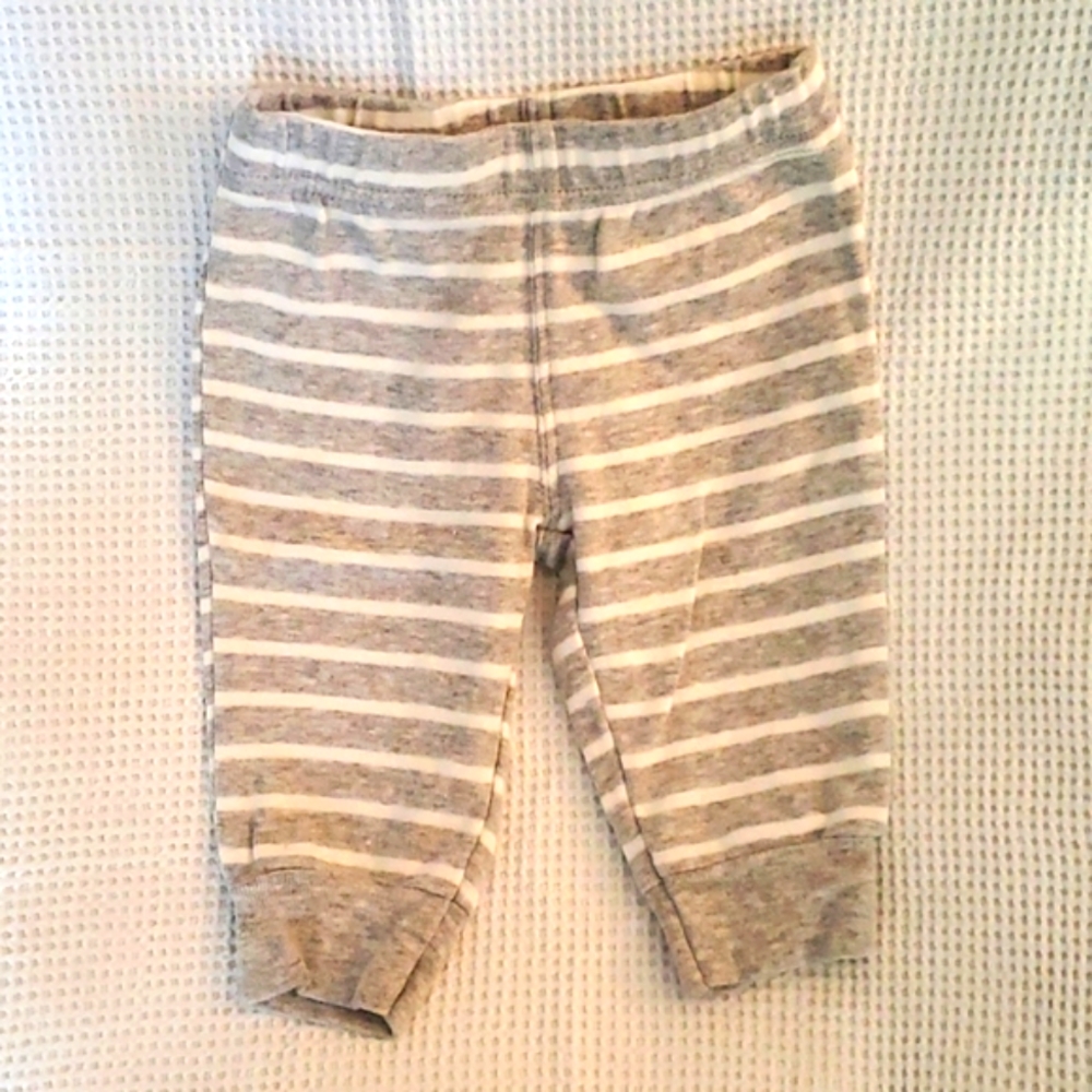 ⭐️ cute baby carter's gray and white stripe pants size 0-3 months